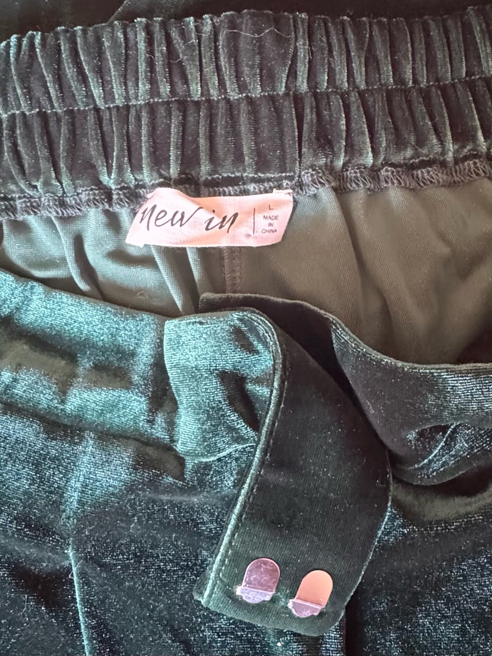 High-Rise Velvet Wide-Leg Trousers in Deep Green - Picture 4 of 5